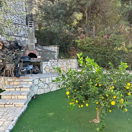 Villa Dhermi 1 *