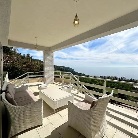 Dhermi Villa *