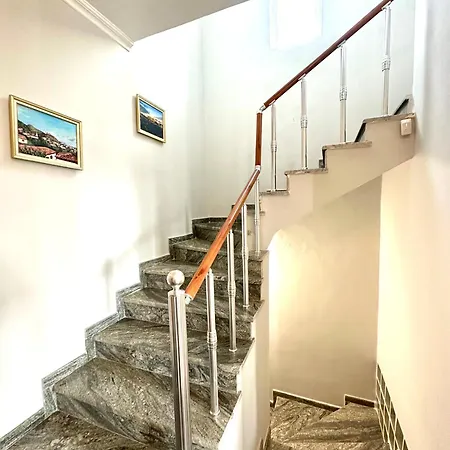 Dhermi 1 * Kondaq